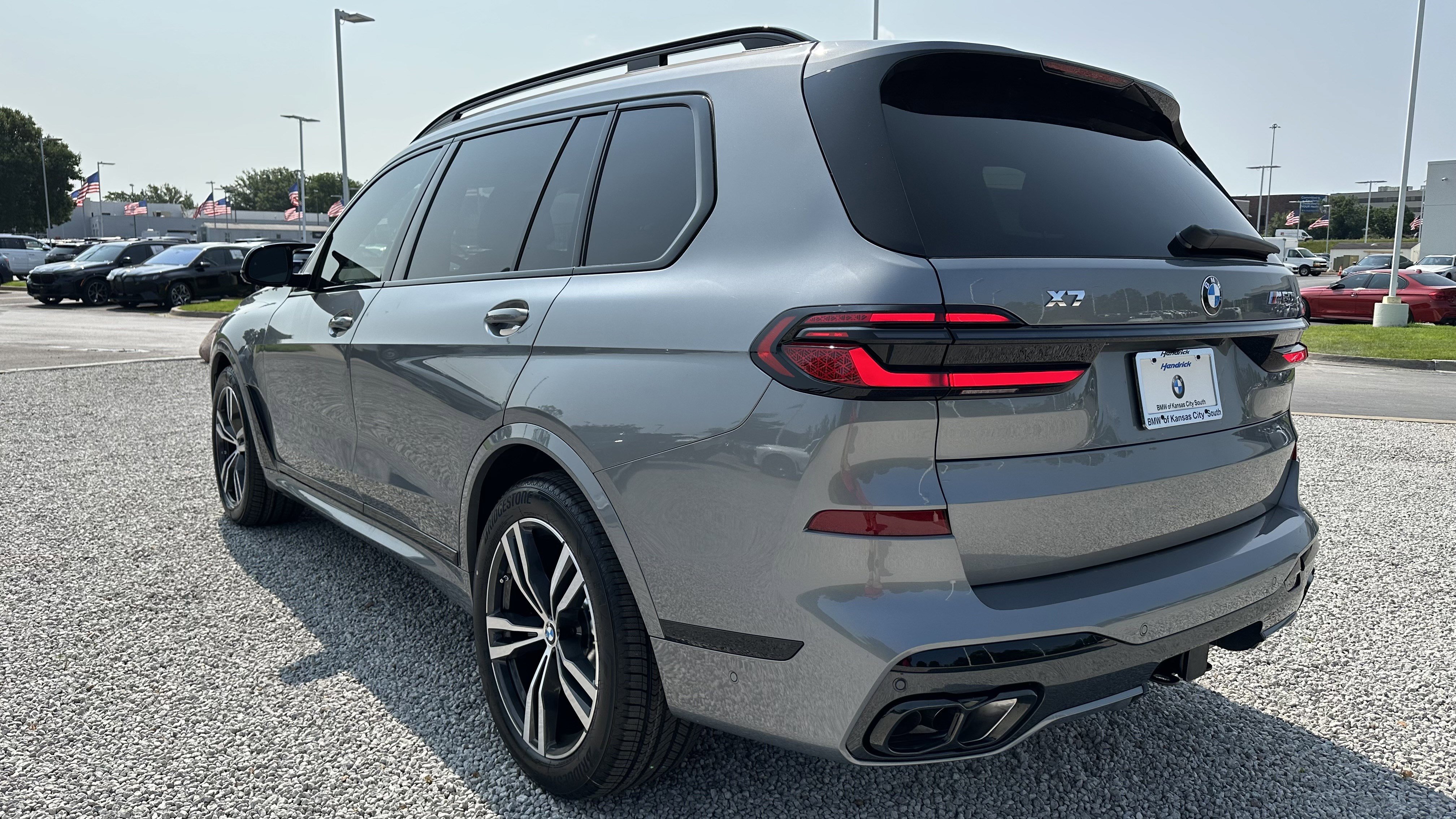 Used 2026 BMW X7 M60i image 8