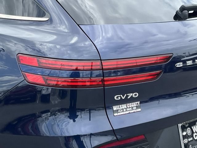 Used 2022 Genesis GV70 3.5T Sport w/ Sport Prestige Package AWD/4WD image 10