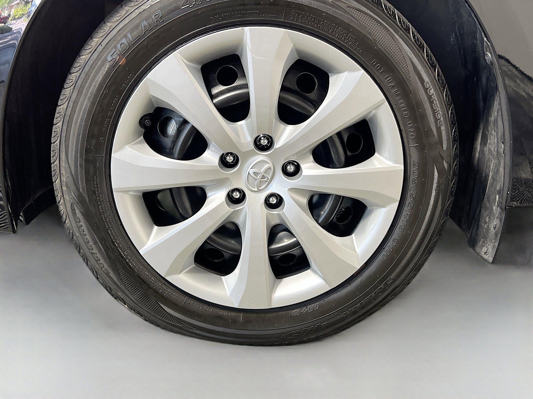 Used 2024 Toyota Corolla LE FWD image 14