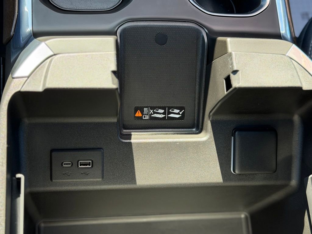 Used 2023 Chevrolet Silverado 1500 High Country w/ Technology Package image 23