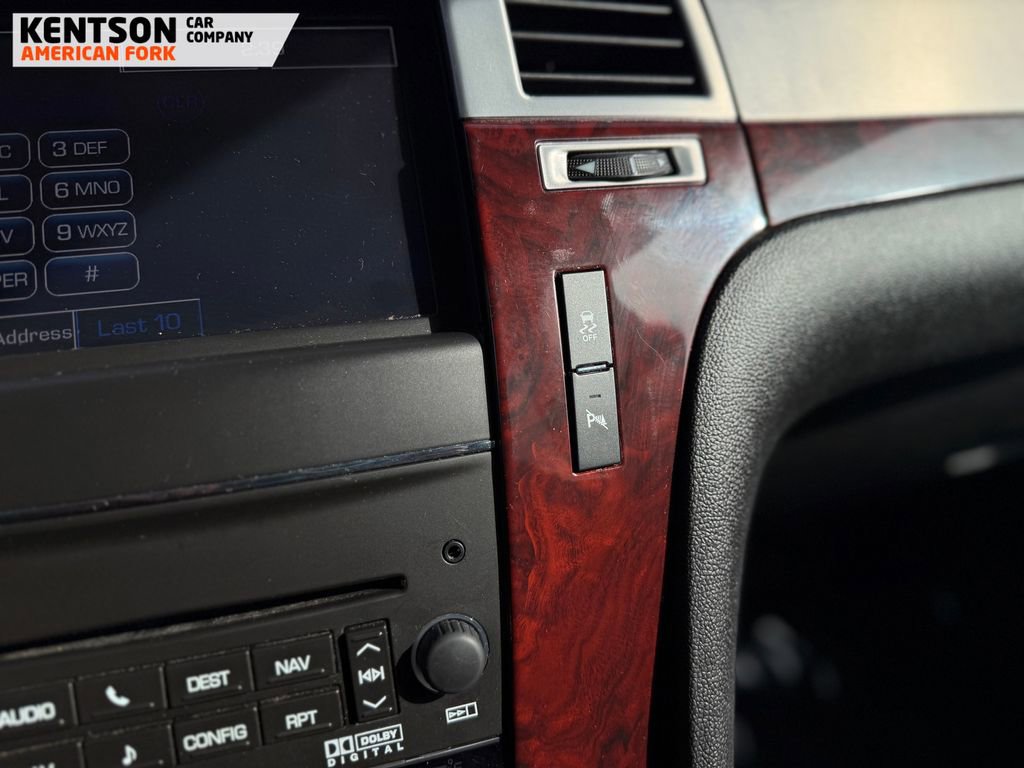 Used 2014 Cadillac Escalade Luxury image 31