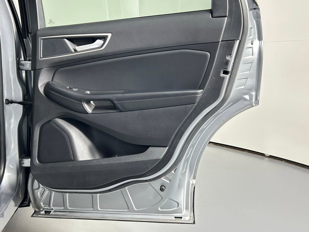 Used 2024 Ford Edge SEL image 11