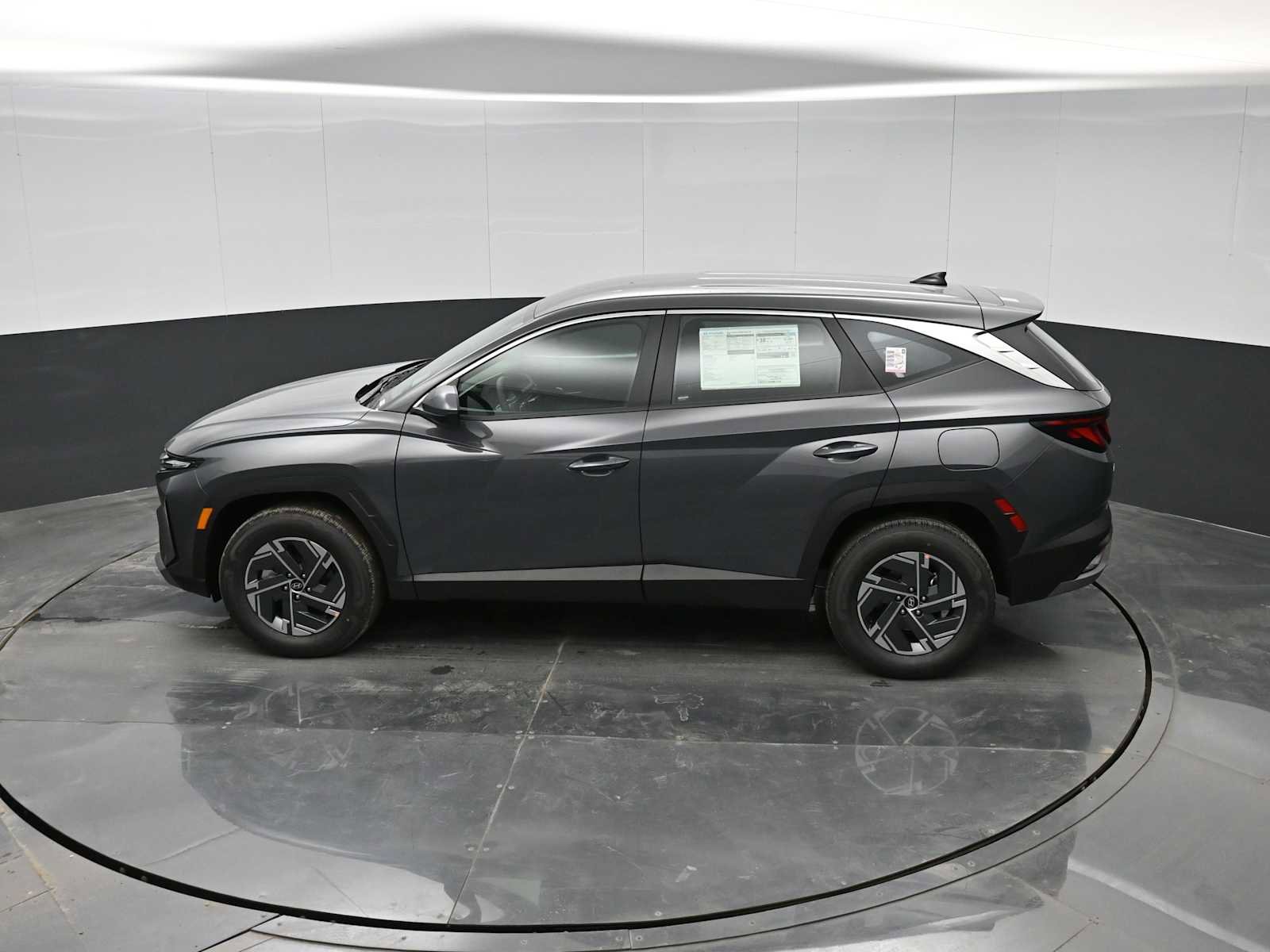 New 2026 Hyundai Tucson Blue SE image 25