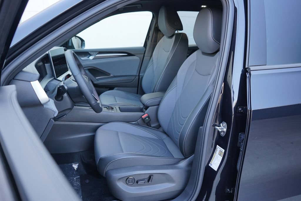 New 2026 Volkswagen Tiguan SE R-Line AWD/4WD image 10
