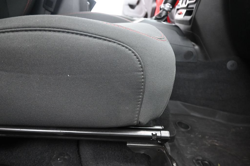 Used 2022 Jeep Gladiator Rubicon w/ LED Lighting Group AWD/4WD image 13