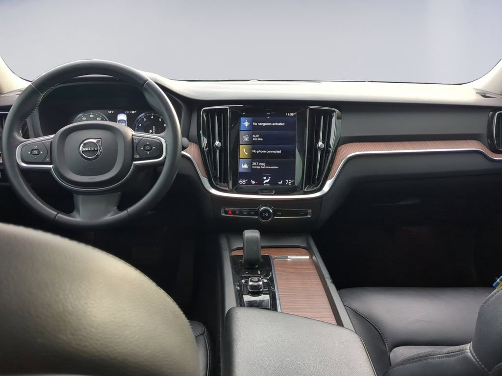 Used 2022 Volvo S60 B5 Momentum image 12