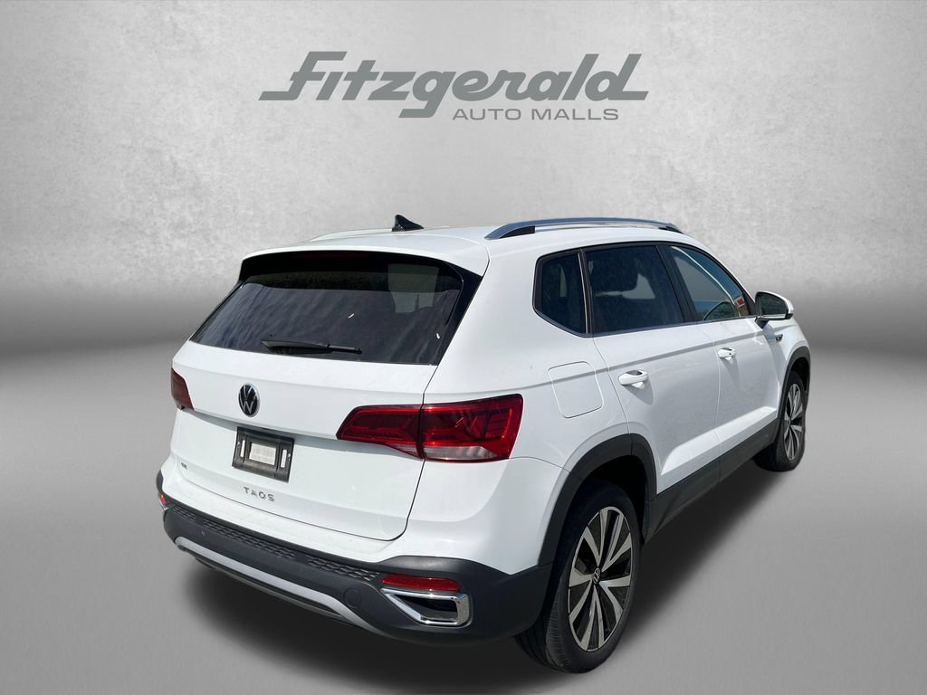 Used 2024 Volkswagen Taos SE FWD image 7