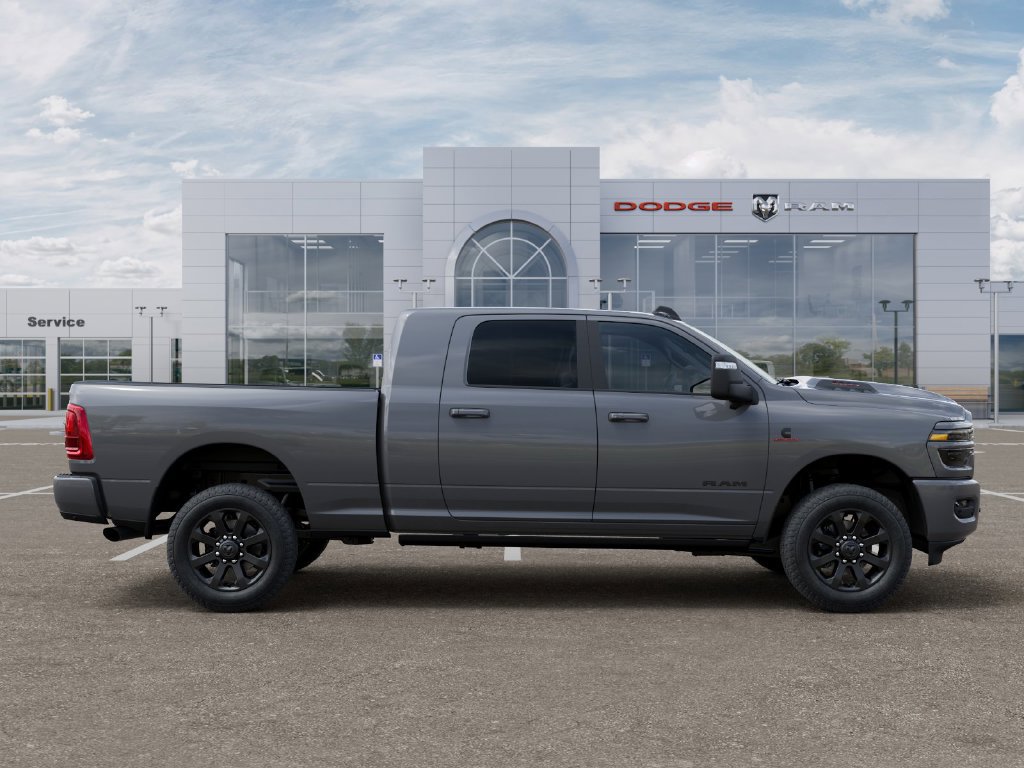 New 2026 RAM 3500 Laramie AWD/4WD image 22