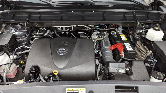 Used 2022 Toyota Highlander L image 29