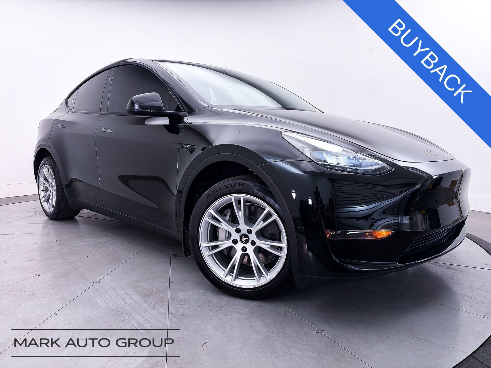 Used 2024 Tesla Model Y Long Range AWD/4WD video 1