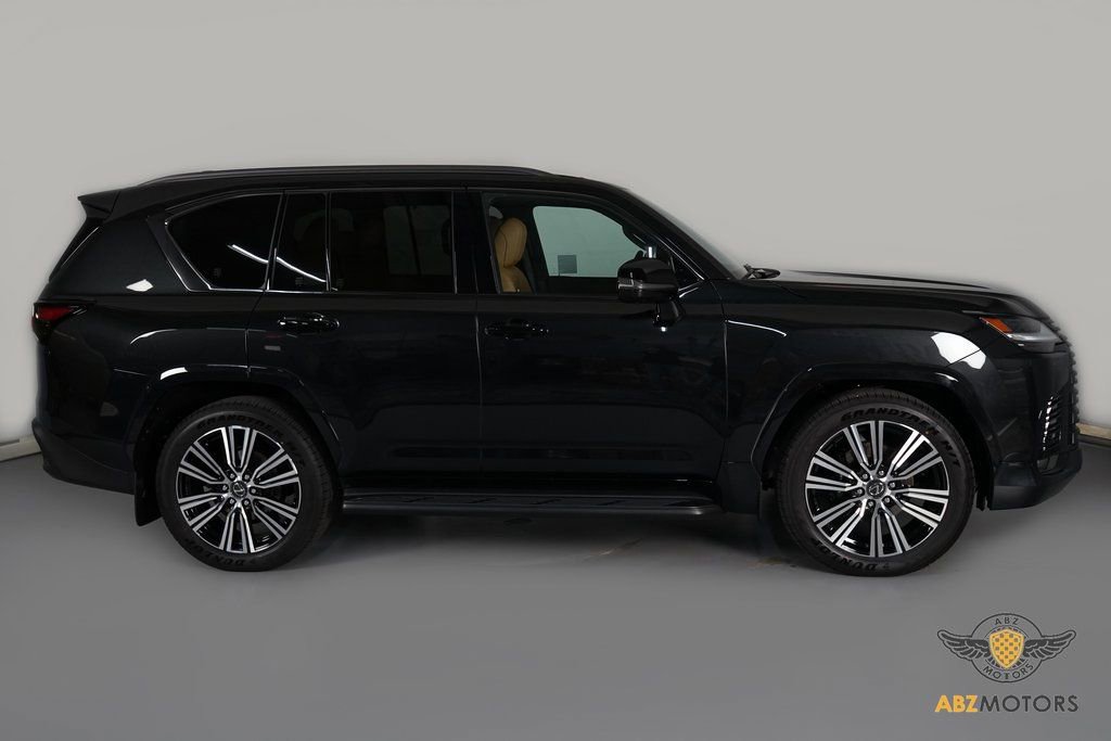 Used 2026 Lexus LX 600 4WD w/ Appearance Package image 4