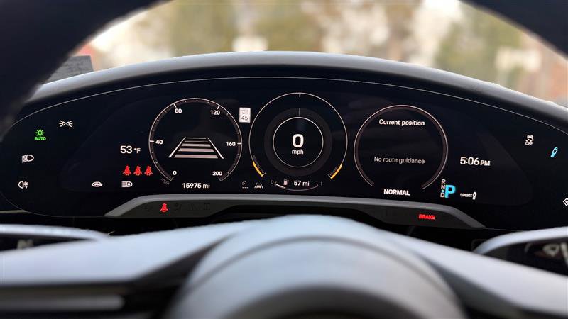 Used 2022 Porsche Taycan image 28