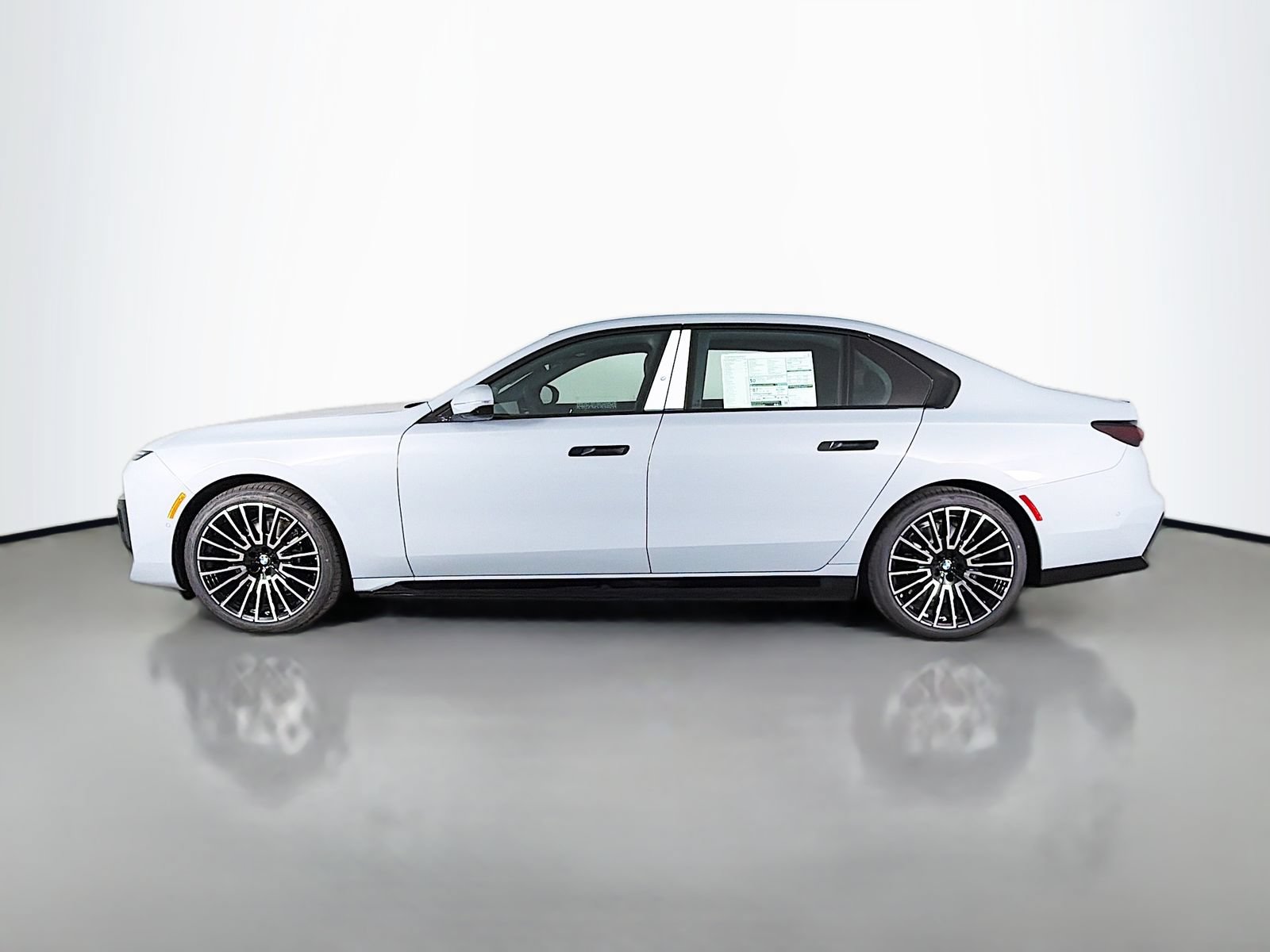 New 2026 BMW i7 eDrive50 w/ M Sport Package RWD image 4