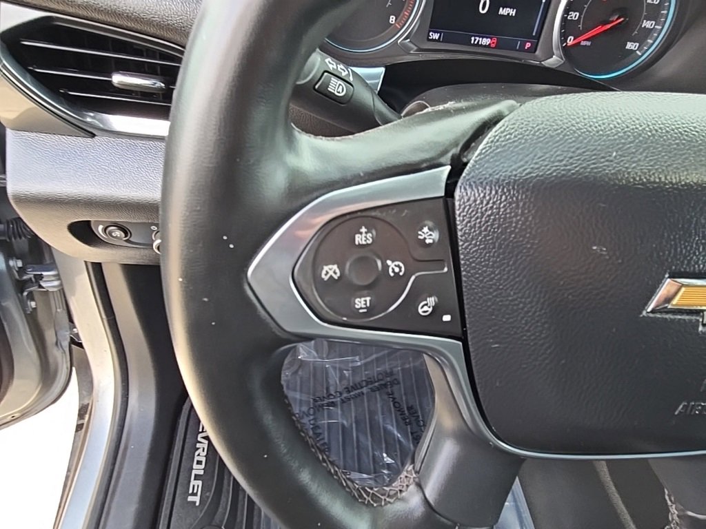 Used 2023 Chevrolet Traverse LT w/ Rear Camera Mirror Package image 23