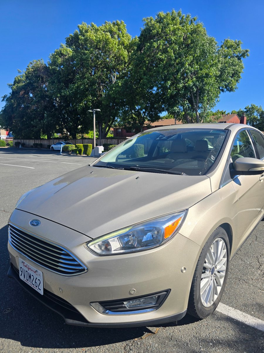 Used 2018 Ford Focus Titanium w/ Titanium Technology Package FWD image 7