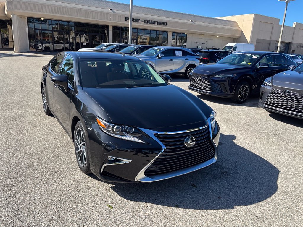 Used 2017 Lexus ES 350 FWD image 3