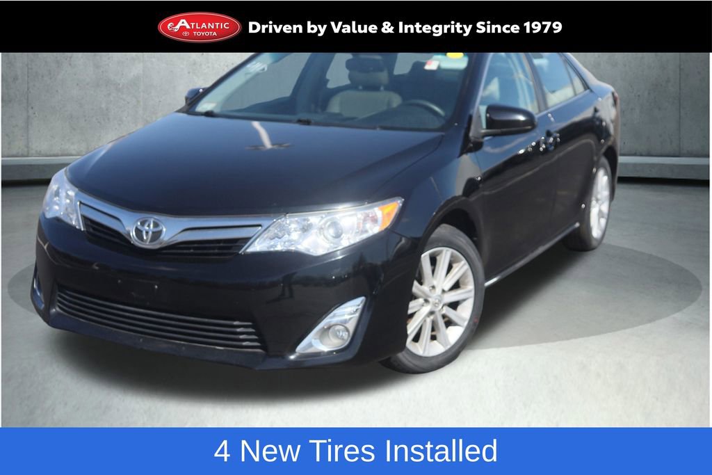 Used 2014 Toyota Camry XLE w/ Leather Package FWD image 1