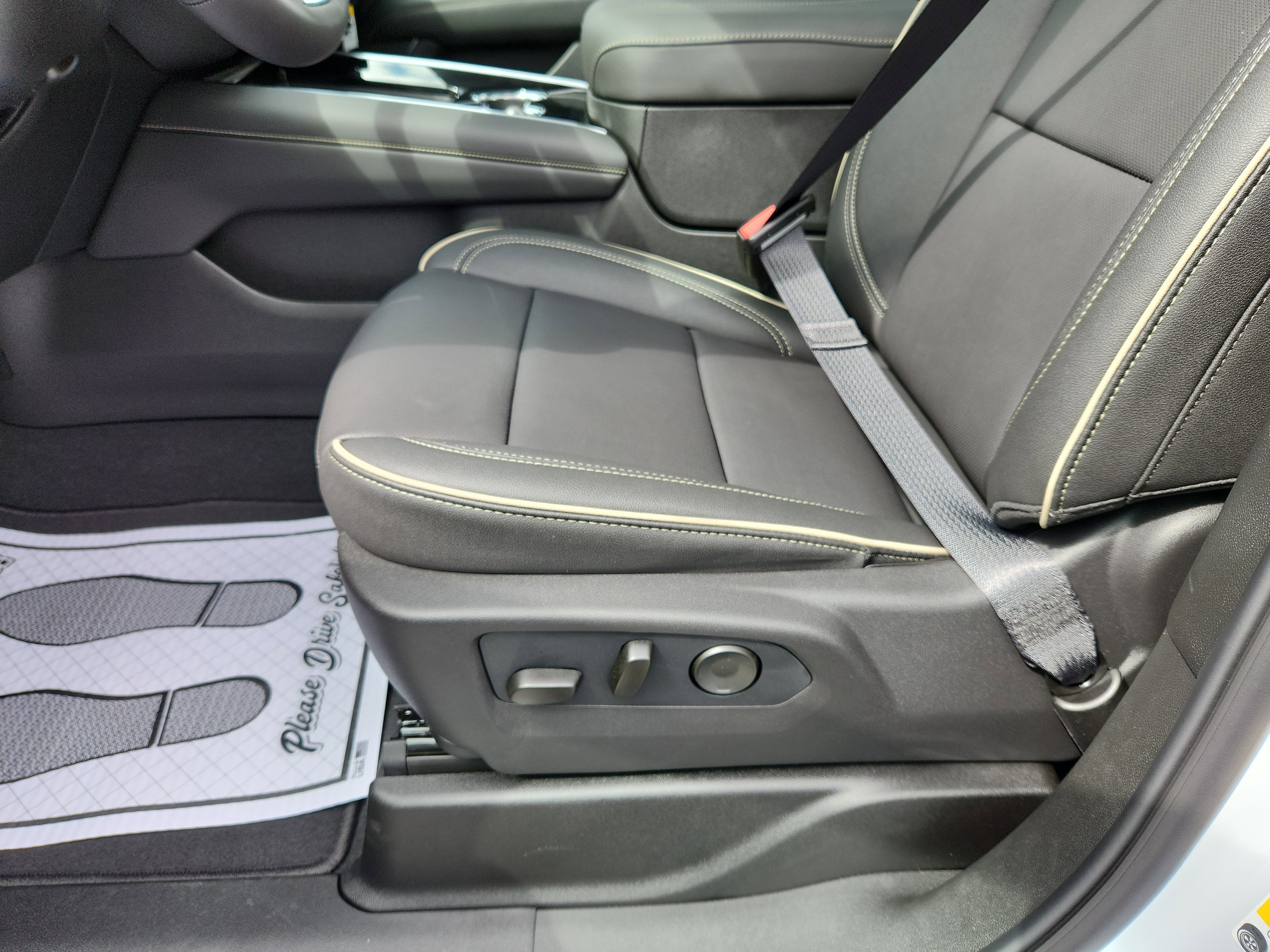 New 2026 Chevrolet Tahoe Premier w/ Sun And Tow Package image 11