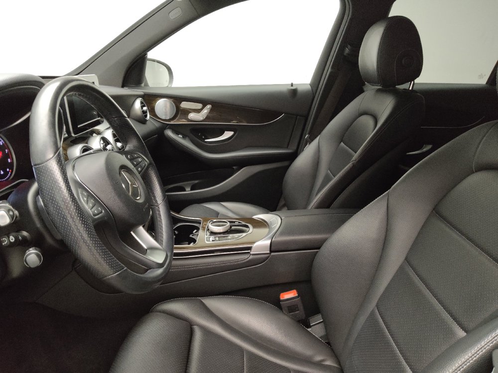Used 2019 Mercedes-Benz GLC 300 4MATIC image 17