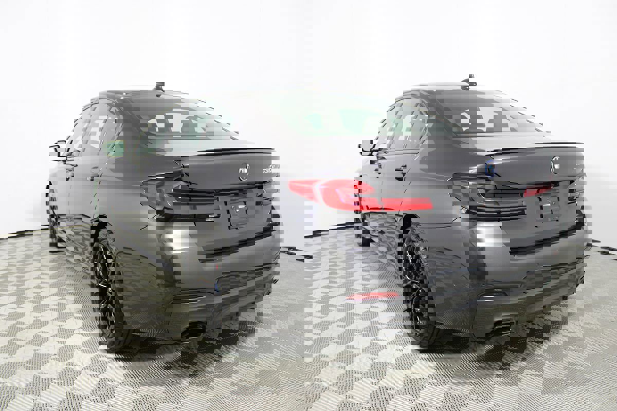 Used 2023 BMW 530e 530e w/ M Sport Package image 41