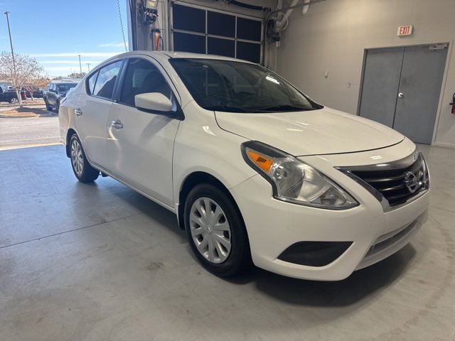 Used 2016 Nissan Versa SV image 3