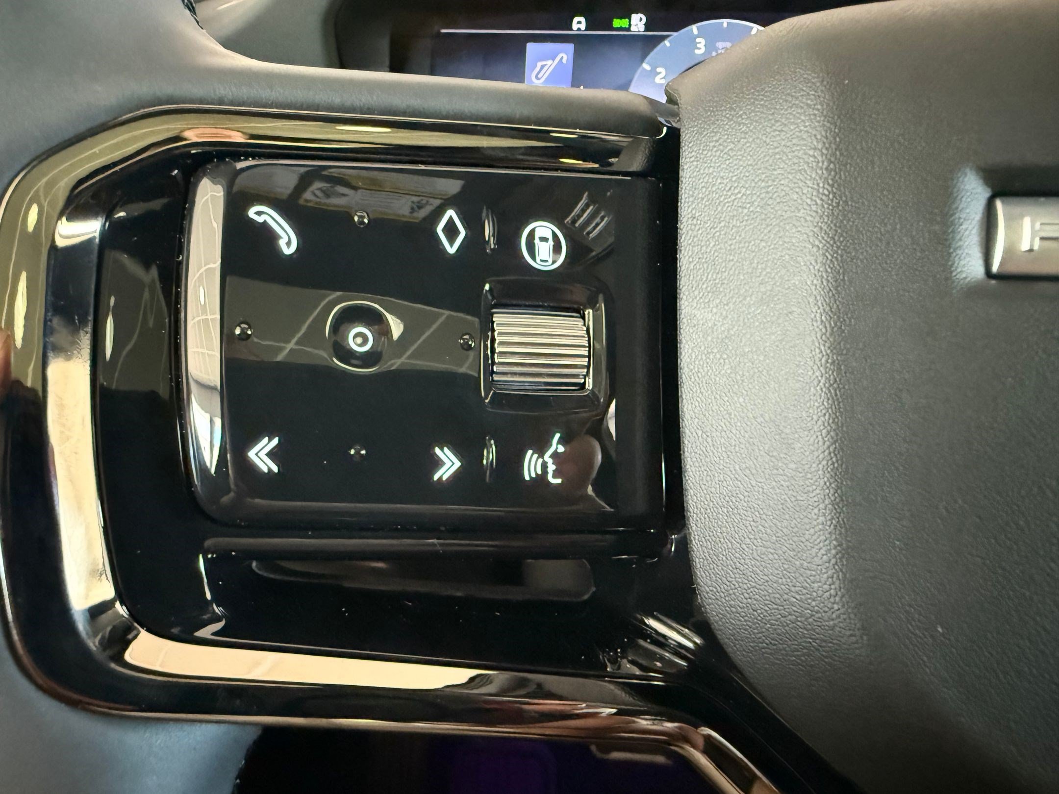 New 2026 Land Rover Range Rover Evoque Hoxton AWD/4WD image 19