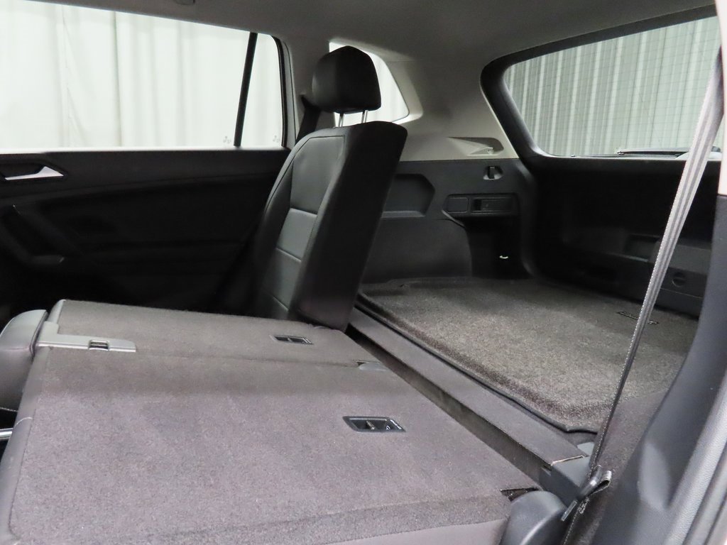 Used 2019 Volkswagen Tiguan SE image 44
