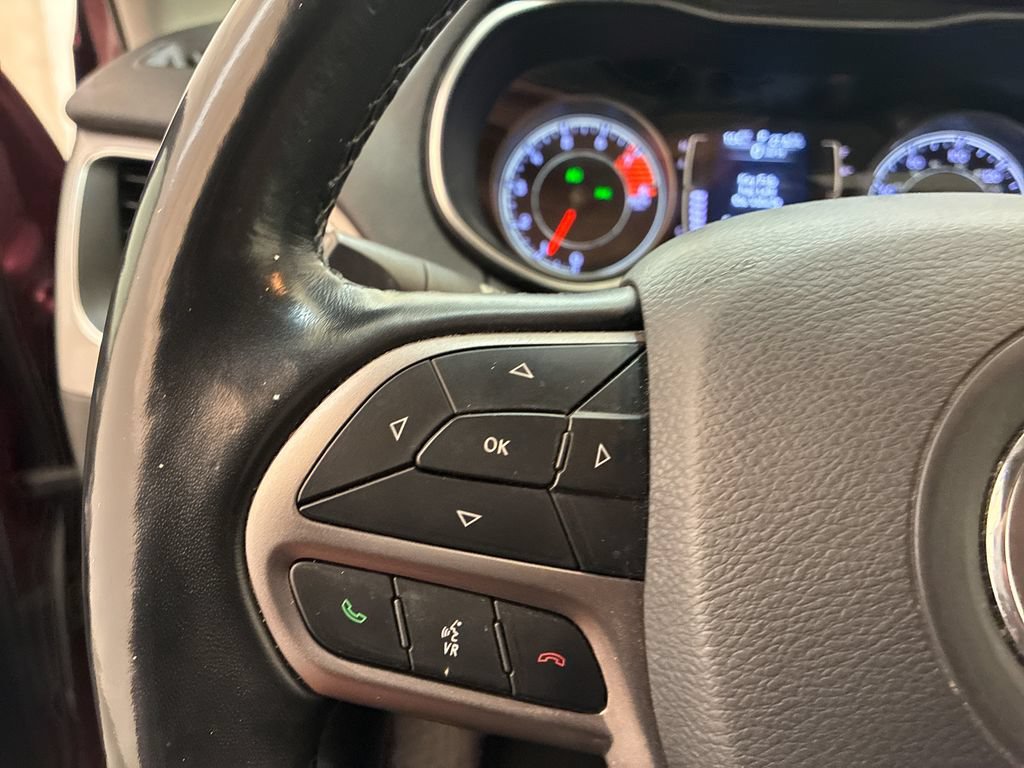 Used 2021 Jeep Cherokee Latitude Lux AWD/4WD image 17