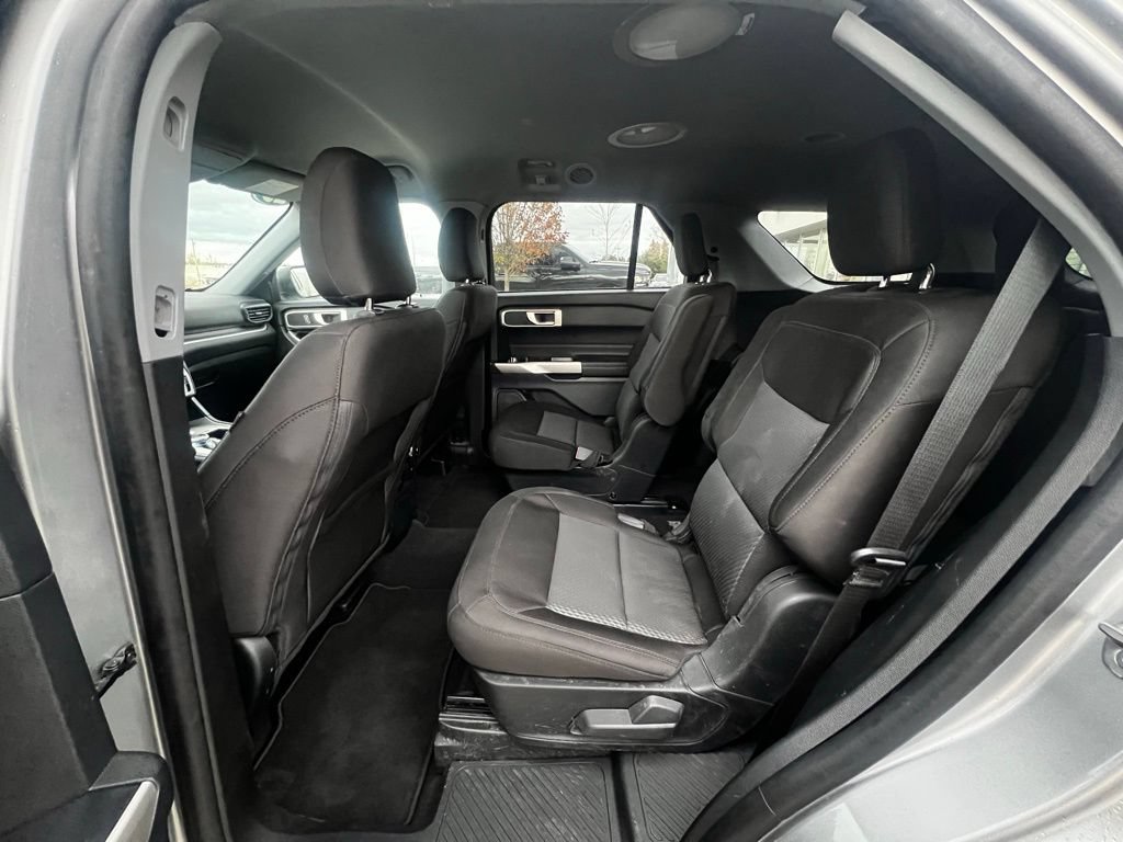Used 2023 Ford Explorer XLT AWD/4WD image 16