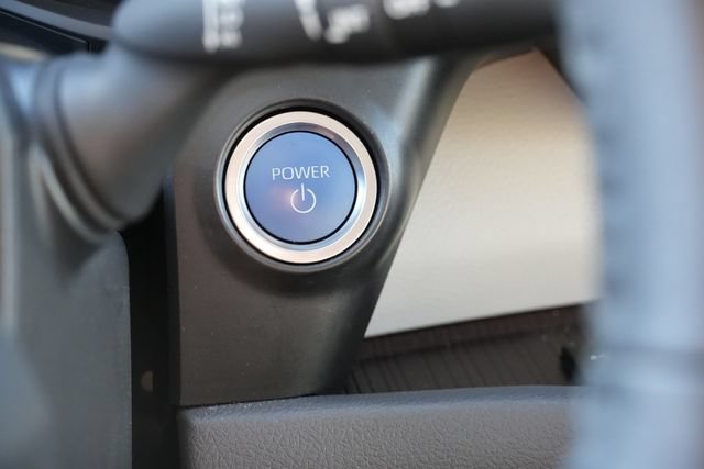 Used 2023 Toyota Sienna XLE FWD image 31