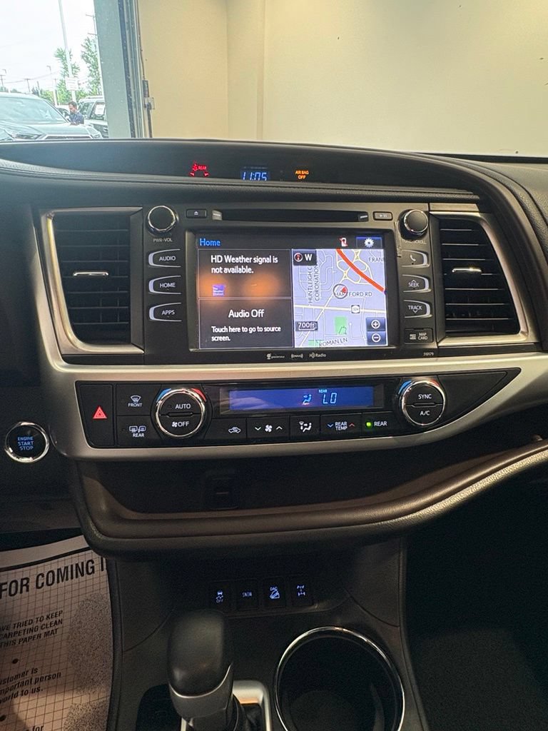 Used 2018 Toyota Highlander XLE AWD/4WD image 26