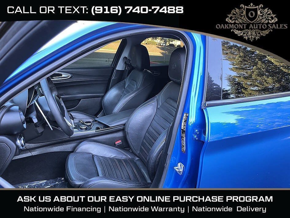 Used 2017 Alfa Romeo Giulia Ti w/ TI 19" Sport Package RWD image 19