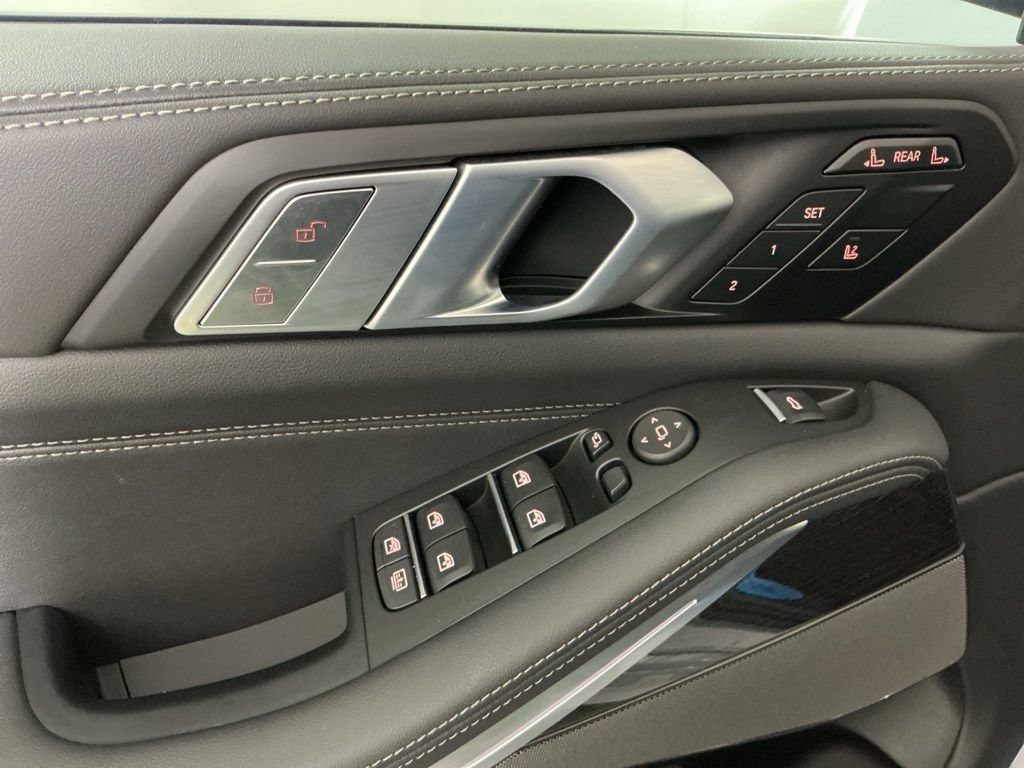 New 2026 BMW X7 xDrive40i AWD/4WD image 18