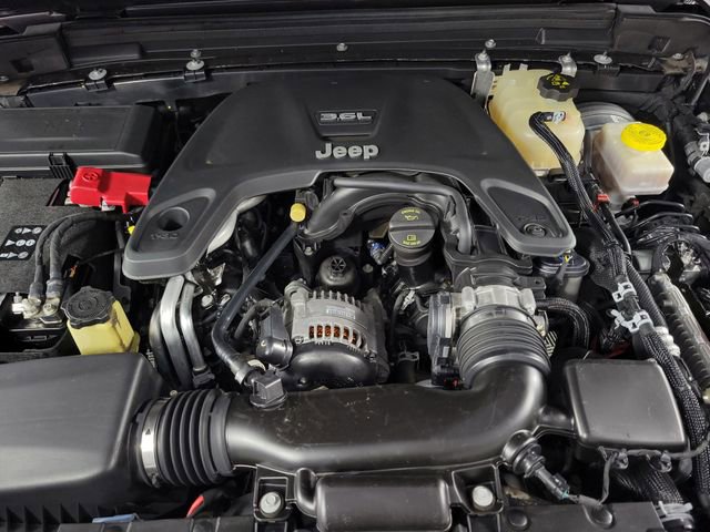 Used 2018 Jeep Wrangler Unlimited Sahara w/ Dual Top Group image 13