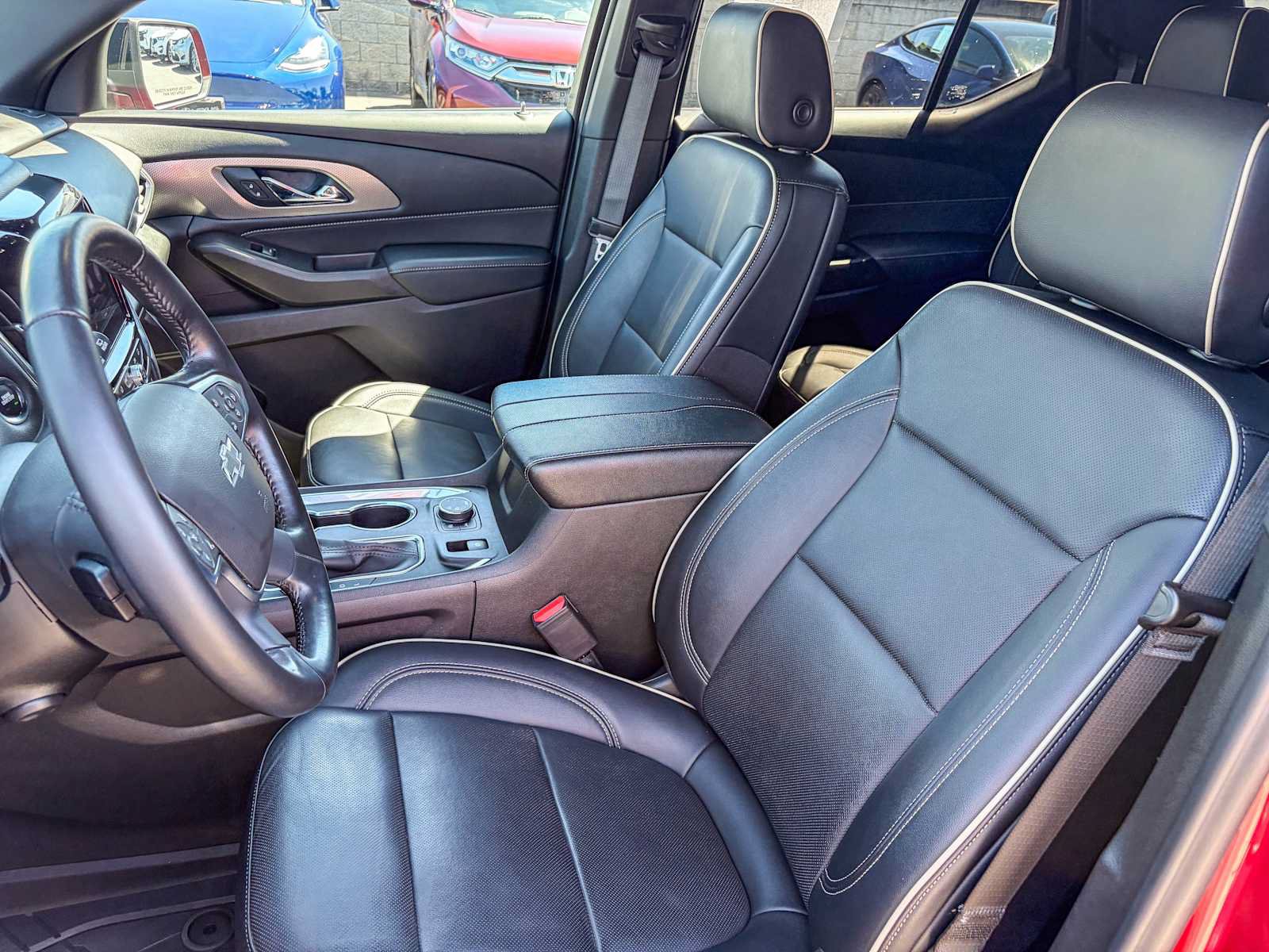 Used 2022 Chevrolet Traverse Premier w/ Redline Edition AWD/4WD image 17