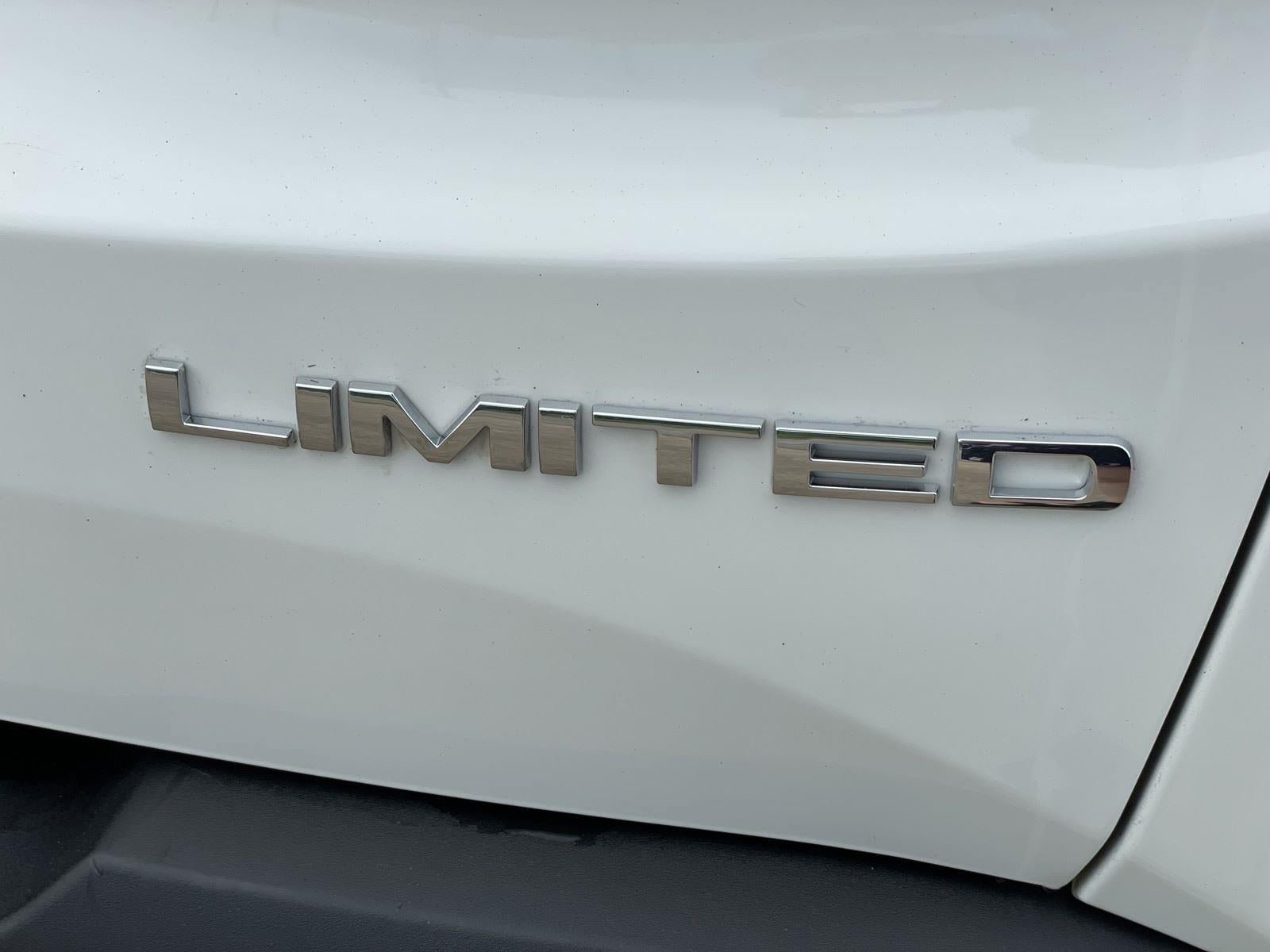 Used 2018 Jeep Renegade Limited w/ UConnect 8.4 Nav Group FWD image 53