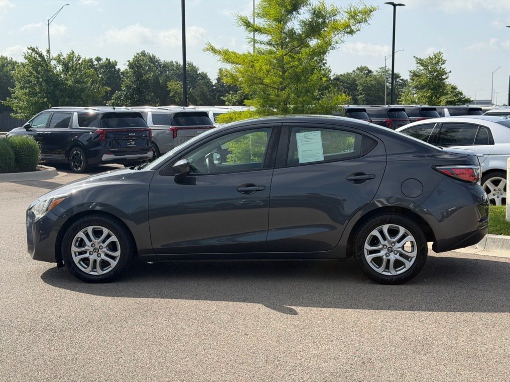 Used 2018 Toyota Yaris iA FWD image 3
