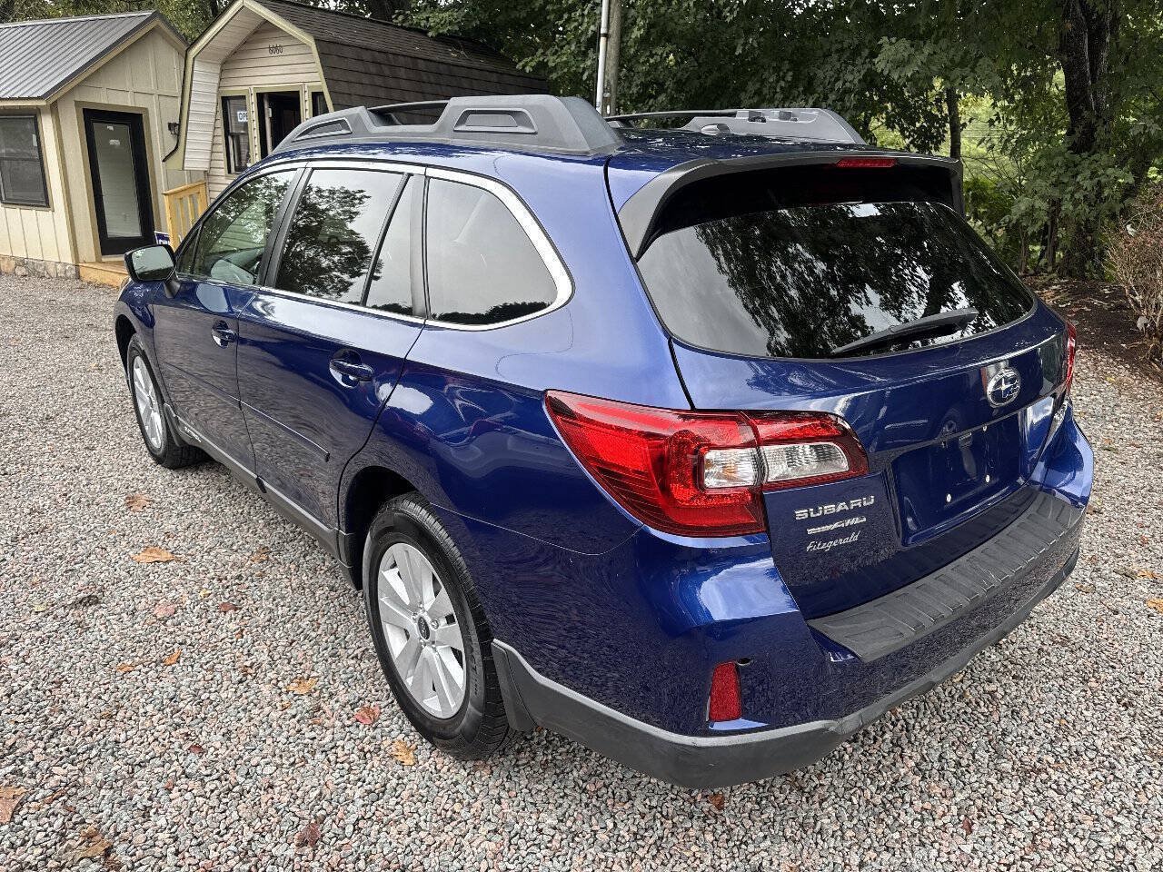Used 2015 Subaru Outback 2.5i Premium AWD/4WD image 4