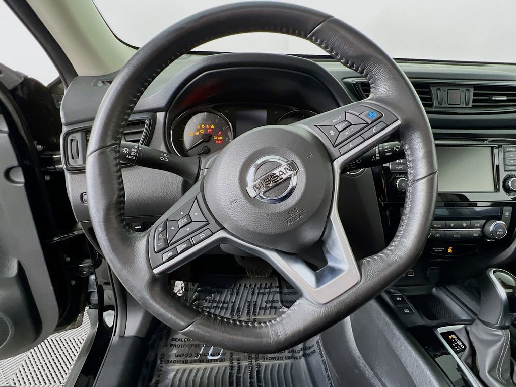 Used 2019 Nissan Rogue SV w/ Sun & Sound Touring Package image 10