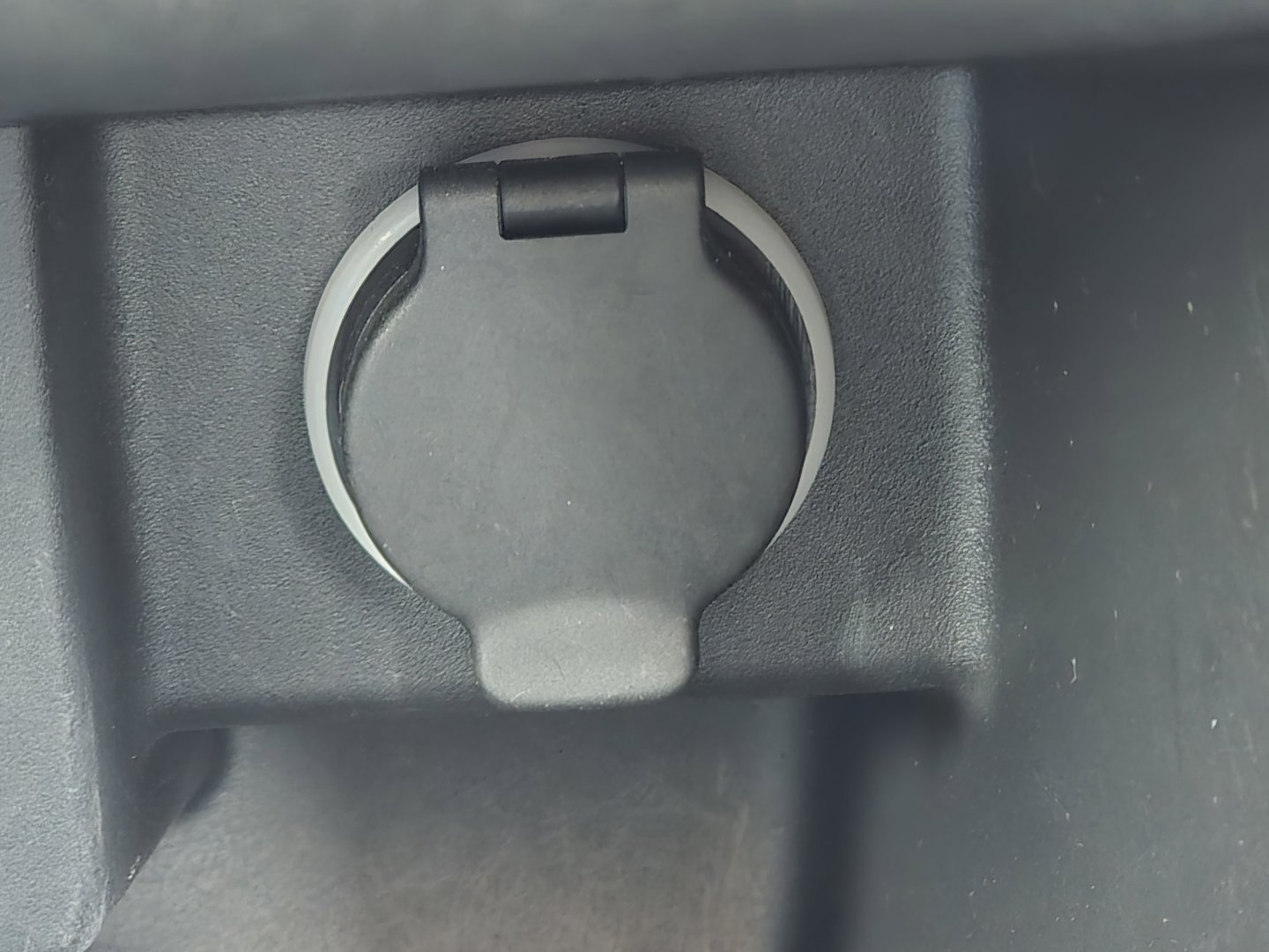 Used 2023 Nissan Kicks SV image 8