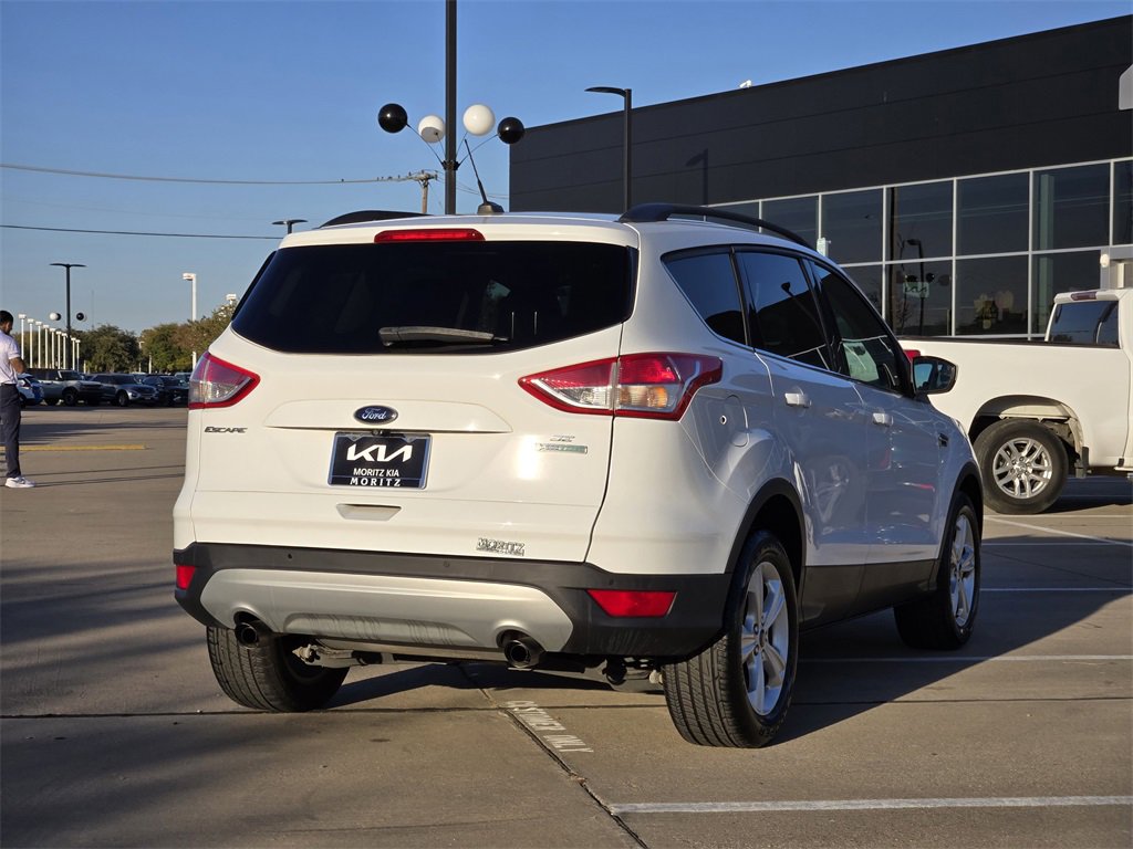 Used 2016 Ford Escape SE w/ Equipment Group 201A image 4