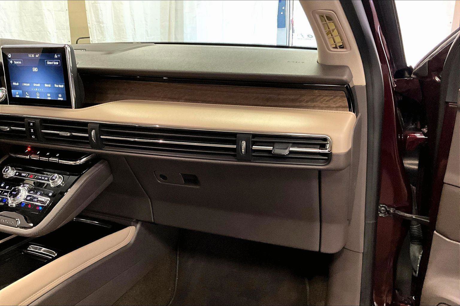 Used 2020 Lincoln Corsair Reserve w/ Elements Package image 15