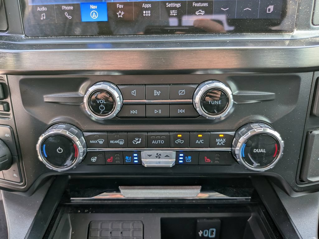 Used 2024 Ford F250 Lariat w/ Lariat Ultimate Package AWD/4WD image 23