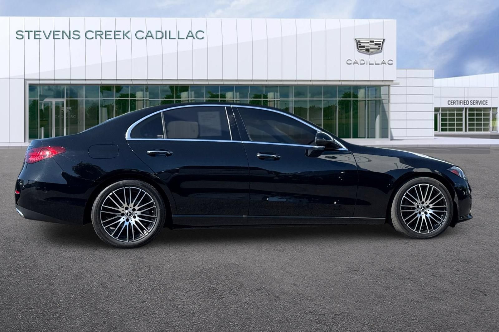 Used 2024 Mercedes-Benz C 300 4MATIC Sedan image 2