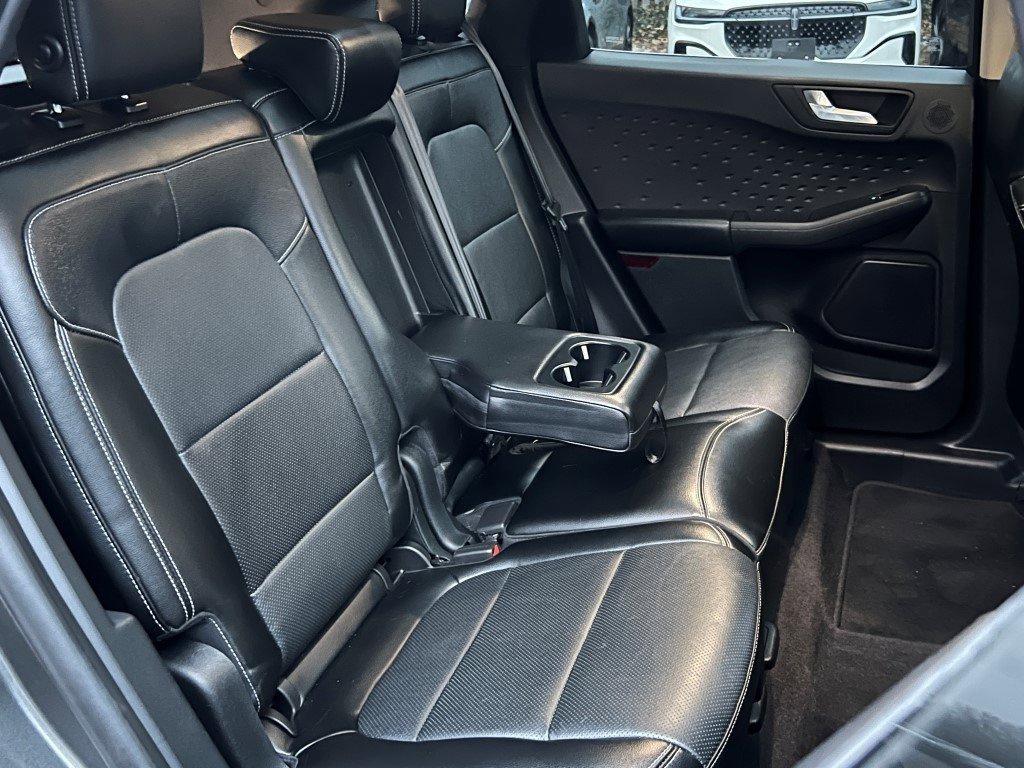 Used 2020 Ford Escape Titanium image 14