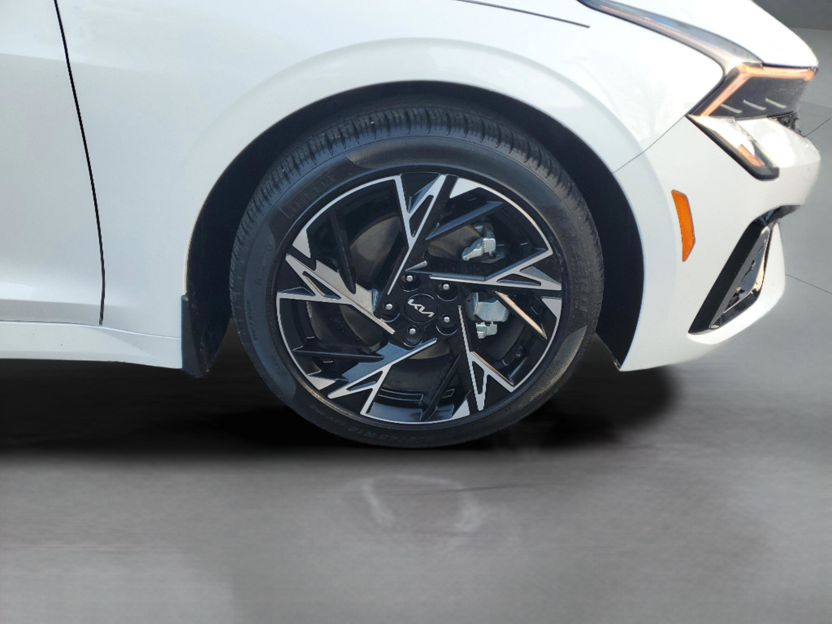 Certified 2025 Kia K5 GT-Line image 6