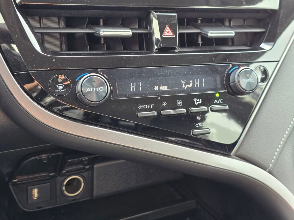 Used 2024 Toyota Camry SE image 31