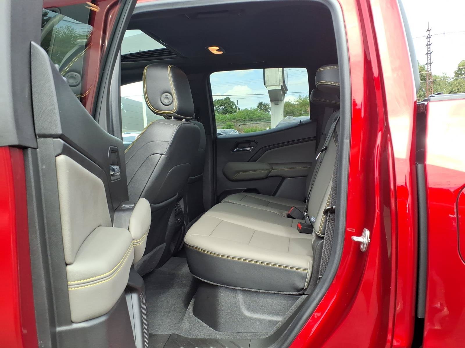 Used 2024 Chevrolet Colorado ZR2 w/ ZR2 Convenience Package III AWD/4WD image 15