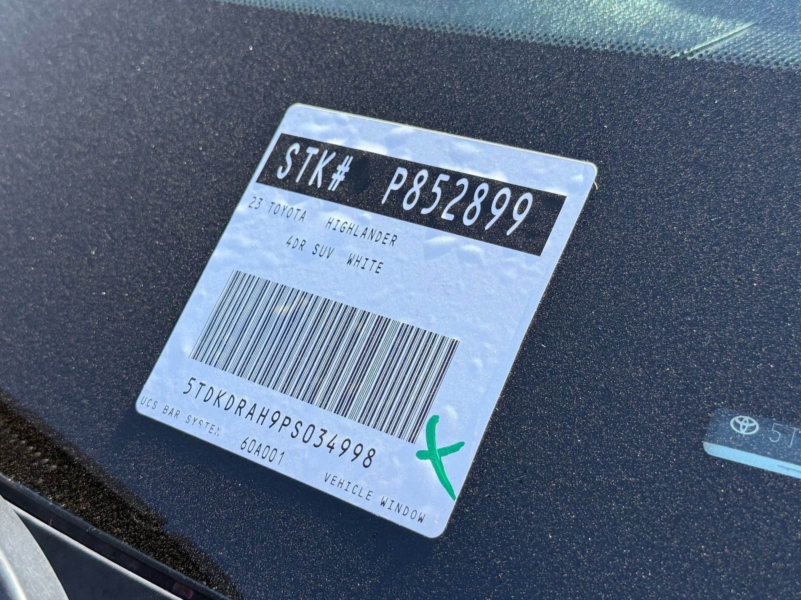 Used 2023 Toyota Highlander XLE FWD image 34