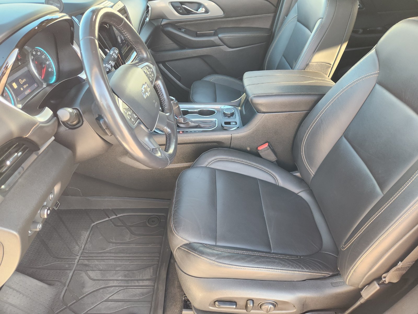 Used 2020 Chevrolet Traverse RS w/ LPO, Floor Liner Package FWD image 16